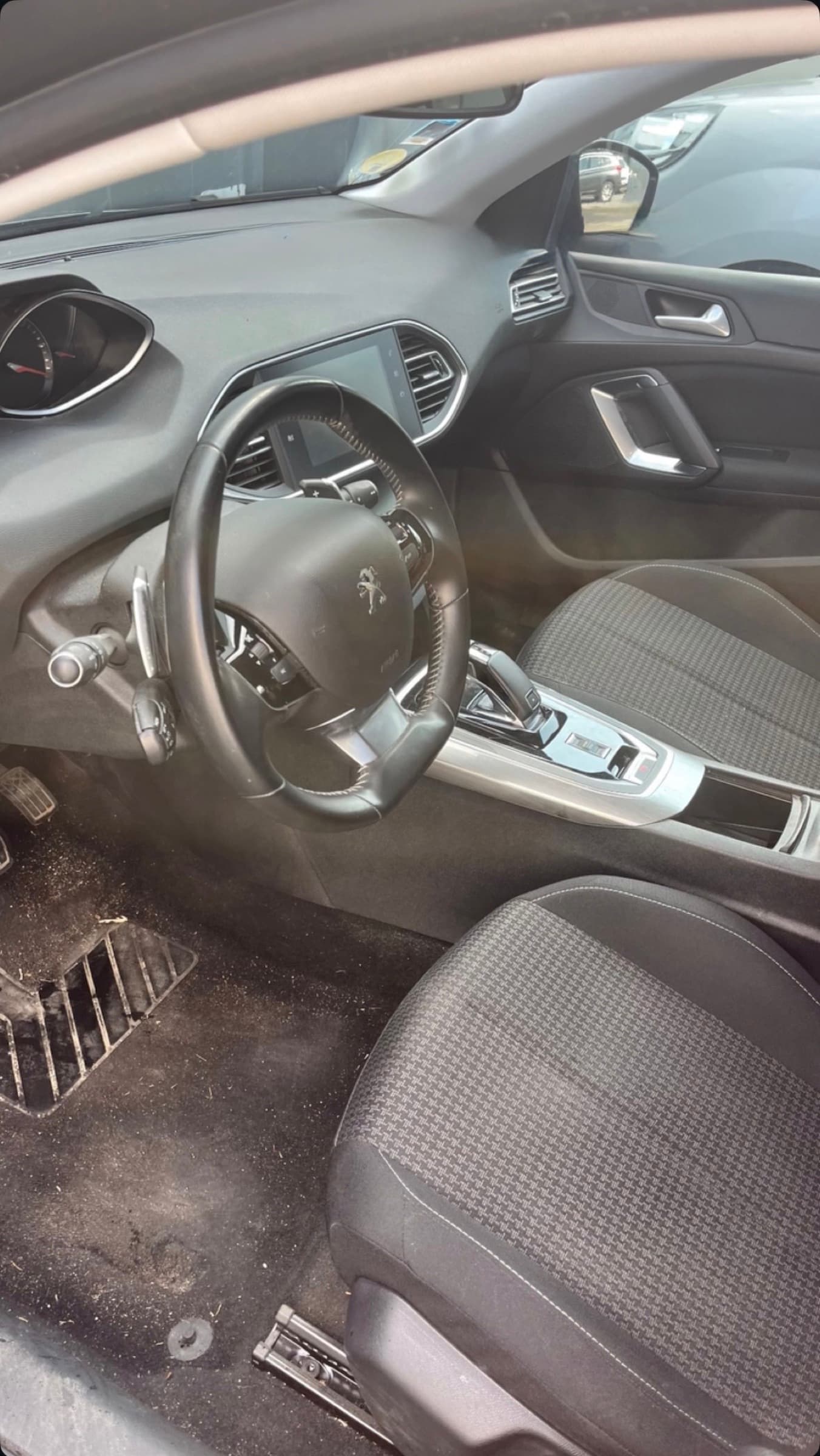 Detailing avant / après — véhicule 2 — avant