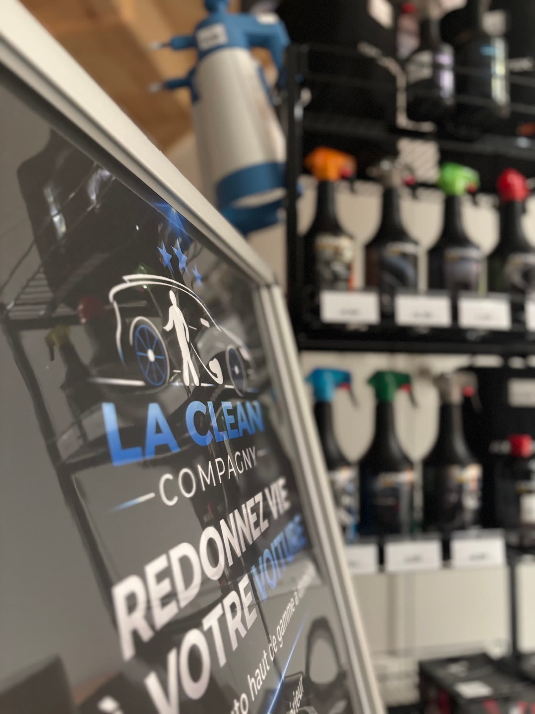 Banderole La Clean Compagny sur un stand professionnel