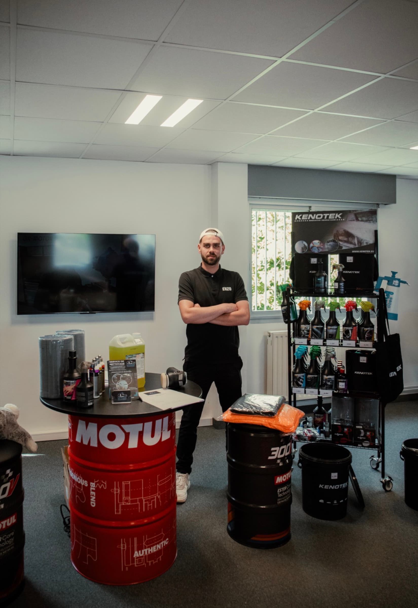 Enzo Soldet sur le stand La Clean Compagny, partenaire Kenotek