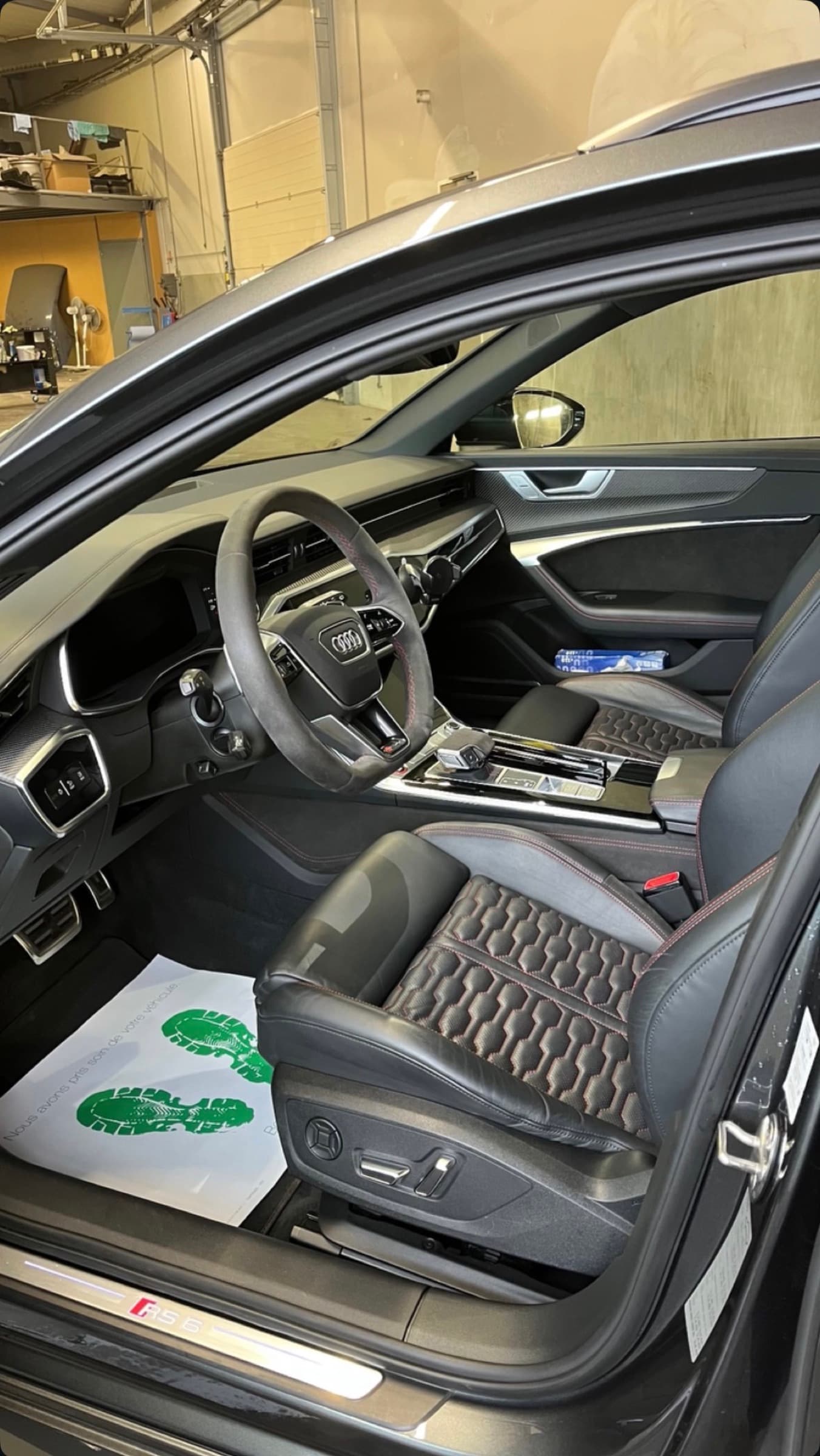 Audi RS6 de flotte — dressing habitacle à Angers