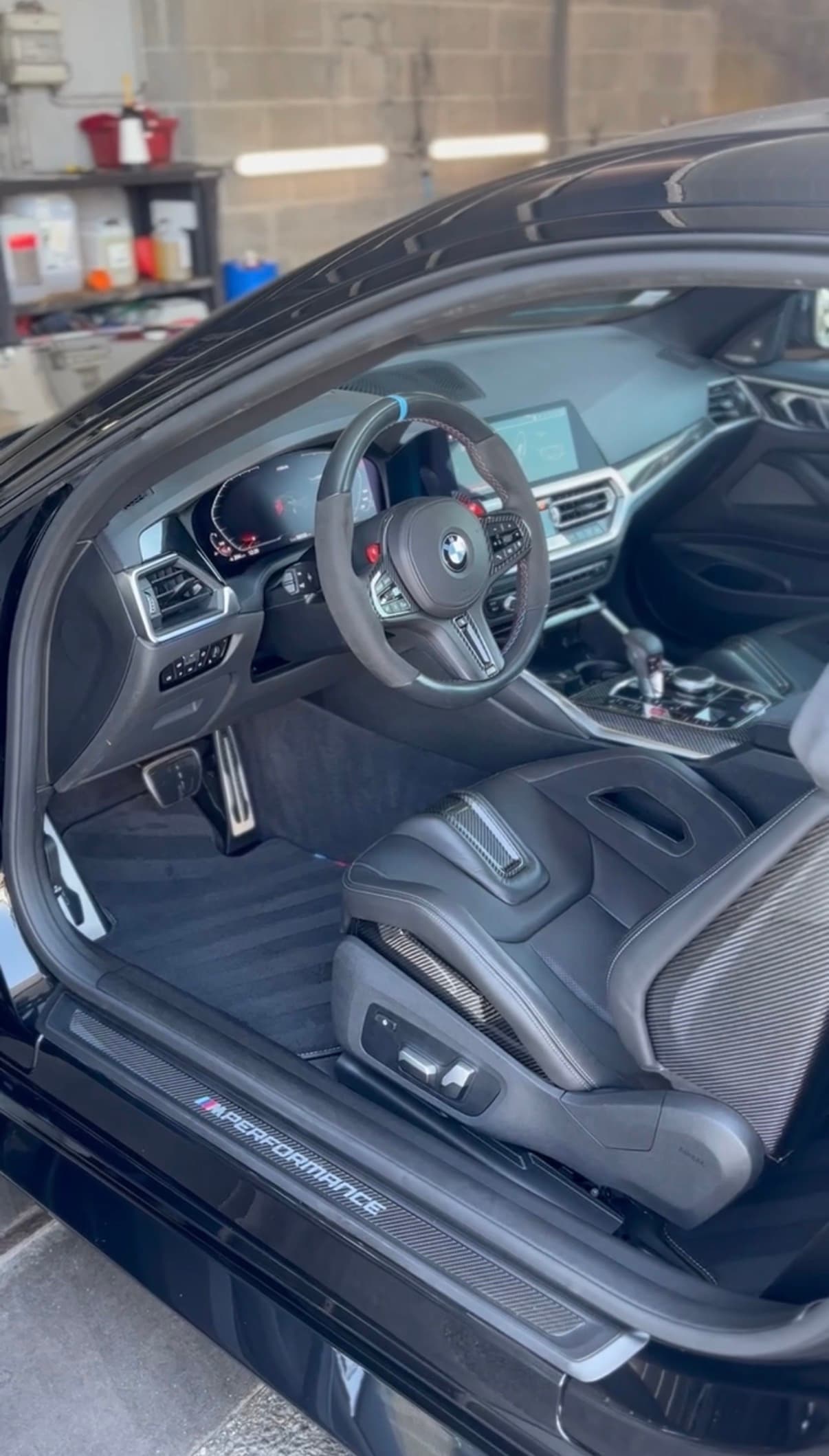 BMW M4 de flotte — nettoyage intérieur à Angers