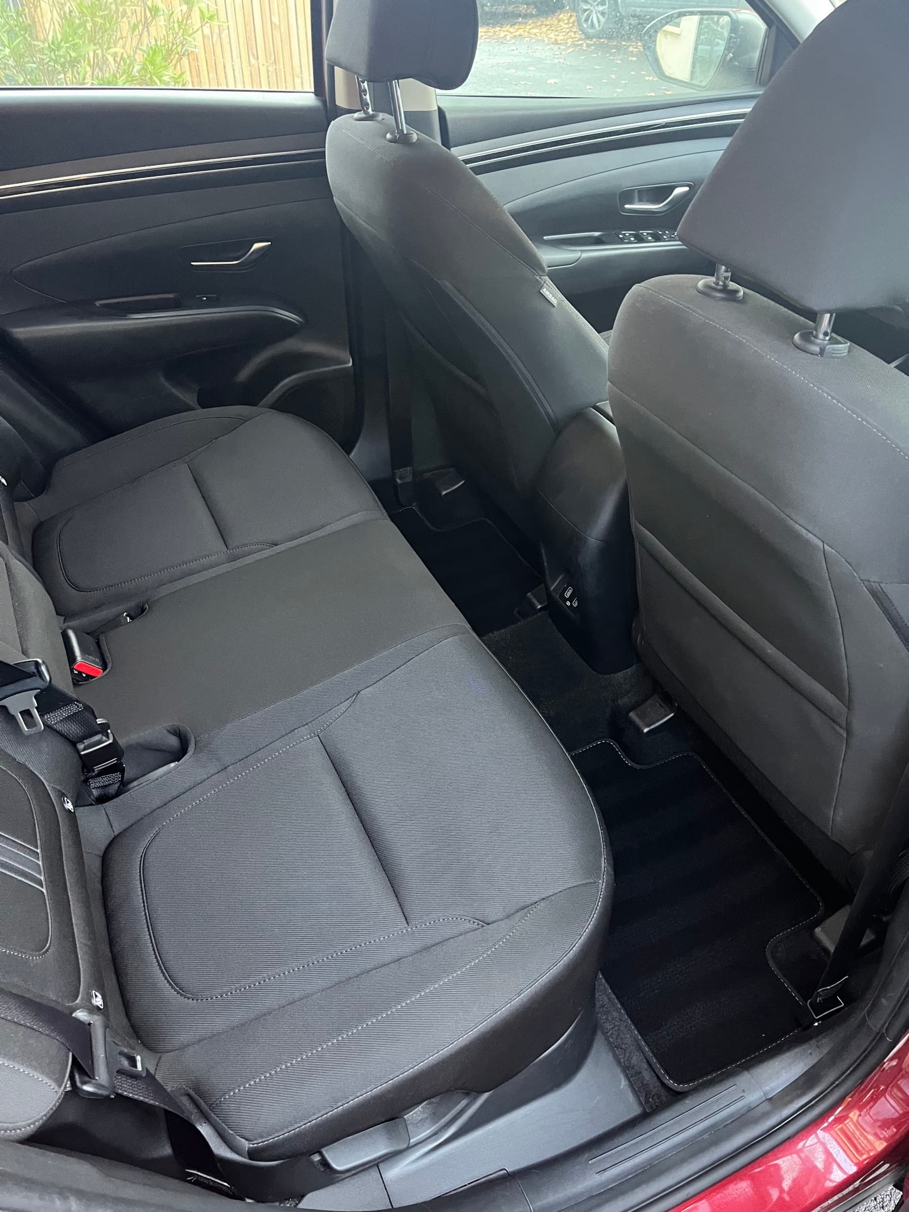 Banquette arrière de Hyundai nettoyée à Angers — après intervention